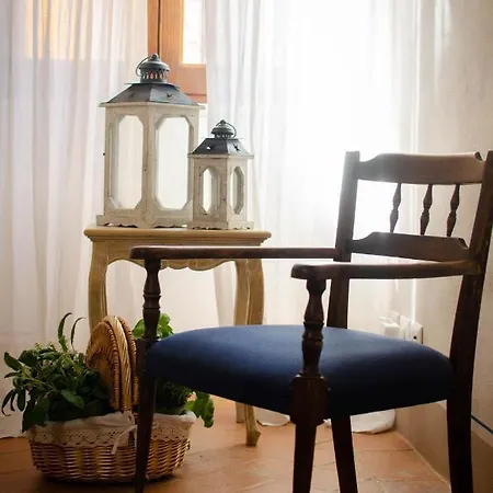 Dimora Dell'erbe فندق مبيت وإفطار 4*