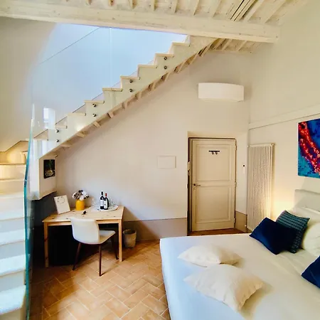 Dimora Dell'erbe Bed and Breakfast 4*