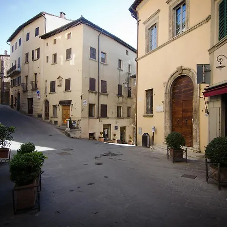 فندق مبيت وإفطار Dimora Dell'erbe Montepulciano Stazione
